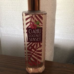 Oahu Coconut Sunset perfume by Bath and Body Works
